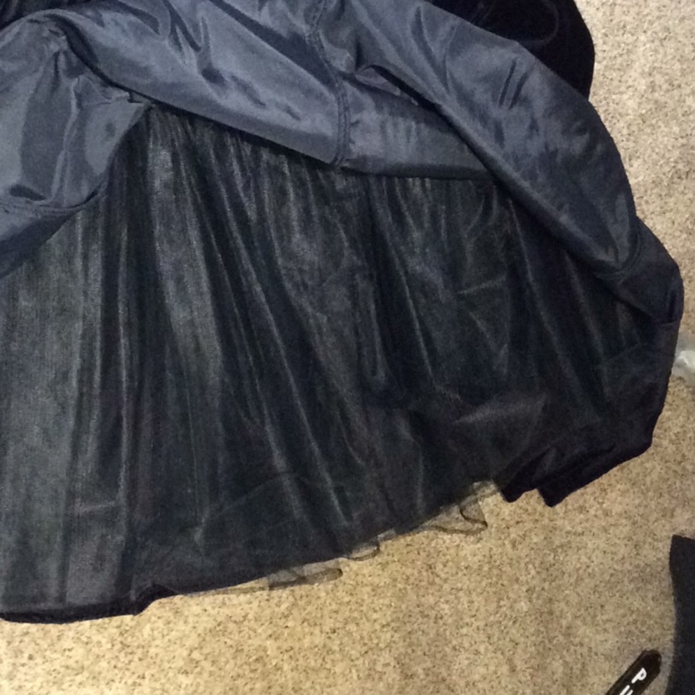 Dress - Picture 3 of 4